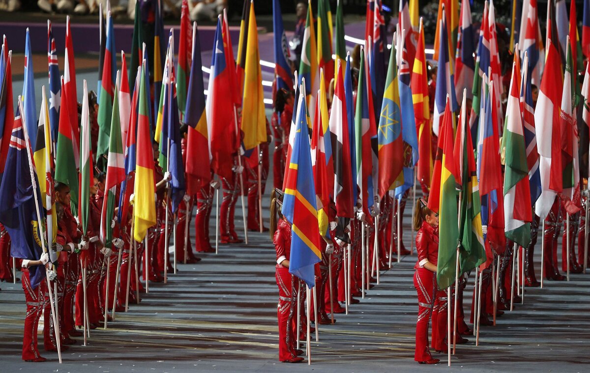 FOTO Olimpiada, la final! » Spectacol pe cinste la festivitatea de închidere