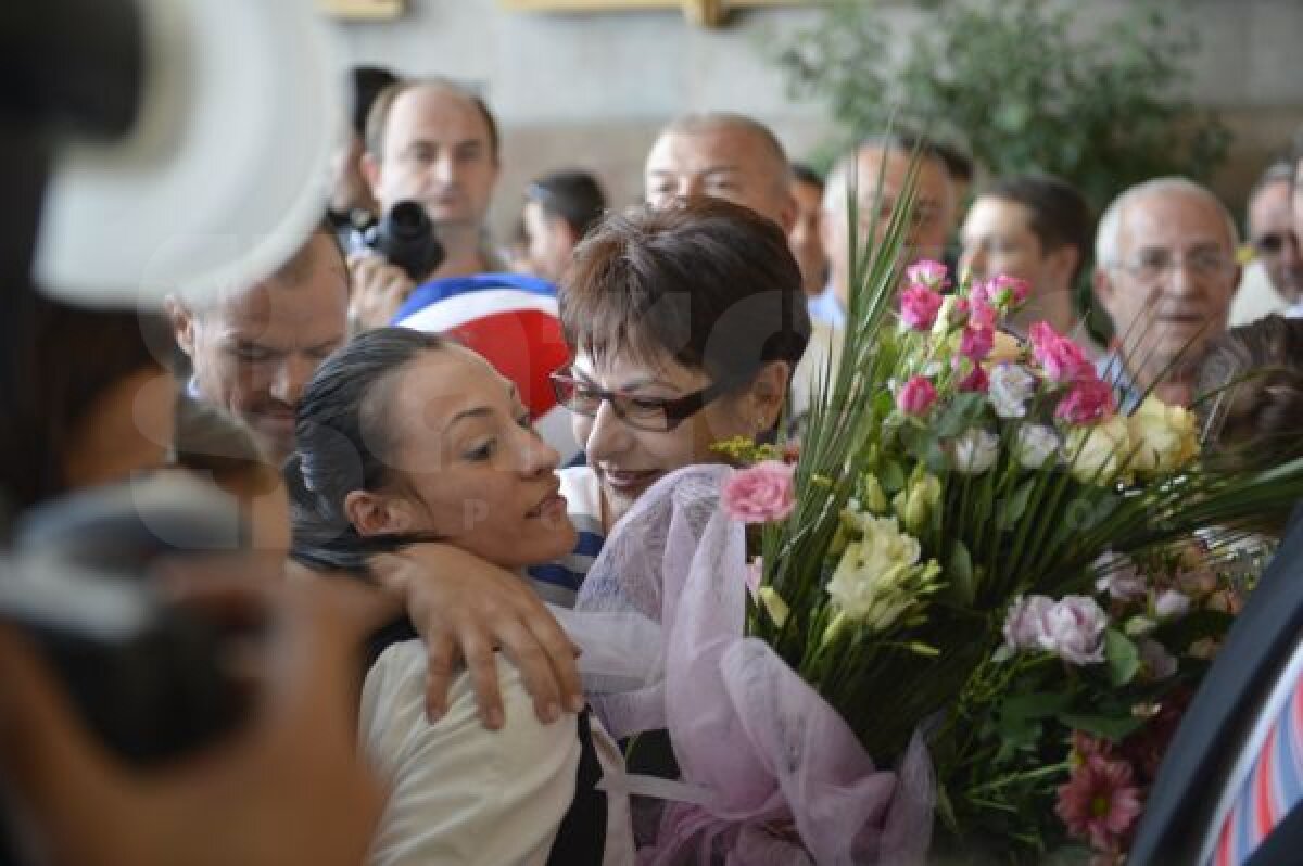 FOTO Lotul olimpic a revenit în ţară » Imagini de la sosirea sportivilor