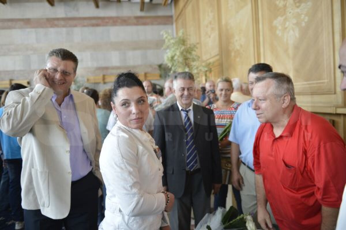 FOTO Lotul olimpic a revenit în ţară » Imagini de la sosirea sportivilor