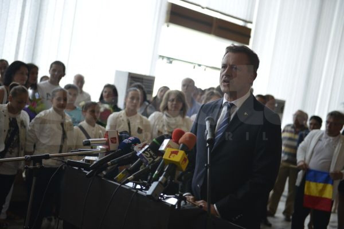 FOTO Lotul olimpic a revenit în ţară » Imagini de la sosirea sportivilor