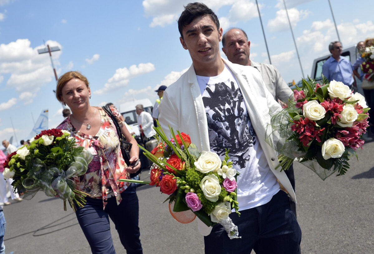 FOTO În sfîrşit, acasă! » Sportivii care ne-au reprezentat la Olimpiadă au sosit ieri în ţară pe aeroportul Otopeni