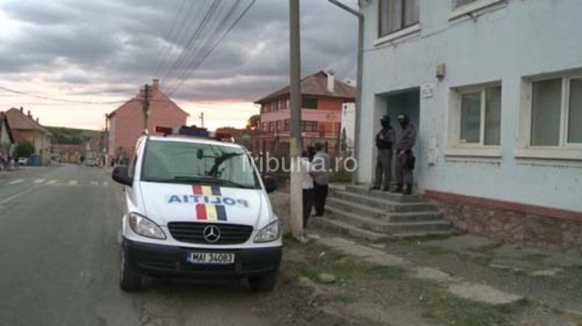 FOTO Ipoteze diferite în scandalul de la Slimnic » Fanii Stelei: "I-am făcut garou cu fularul altfel murea", localnicii: "Ne-am încuiat în casă"