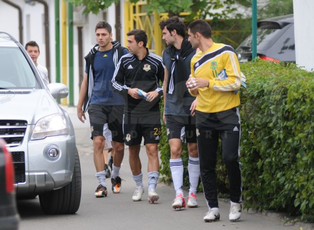 FOTO Sub aripa lui N'Doye » Curelea şi Varga au efectuat primul antrenament la Vaslui