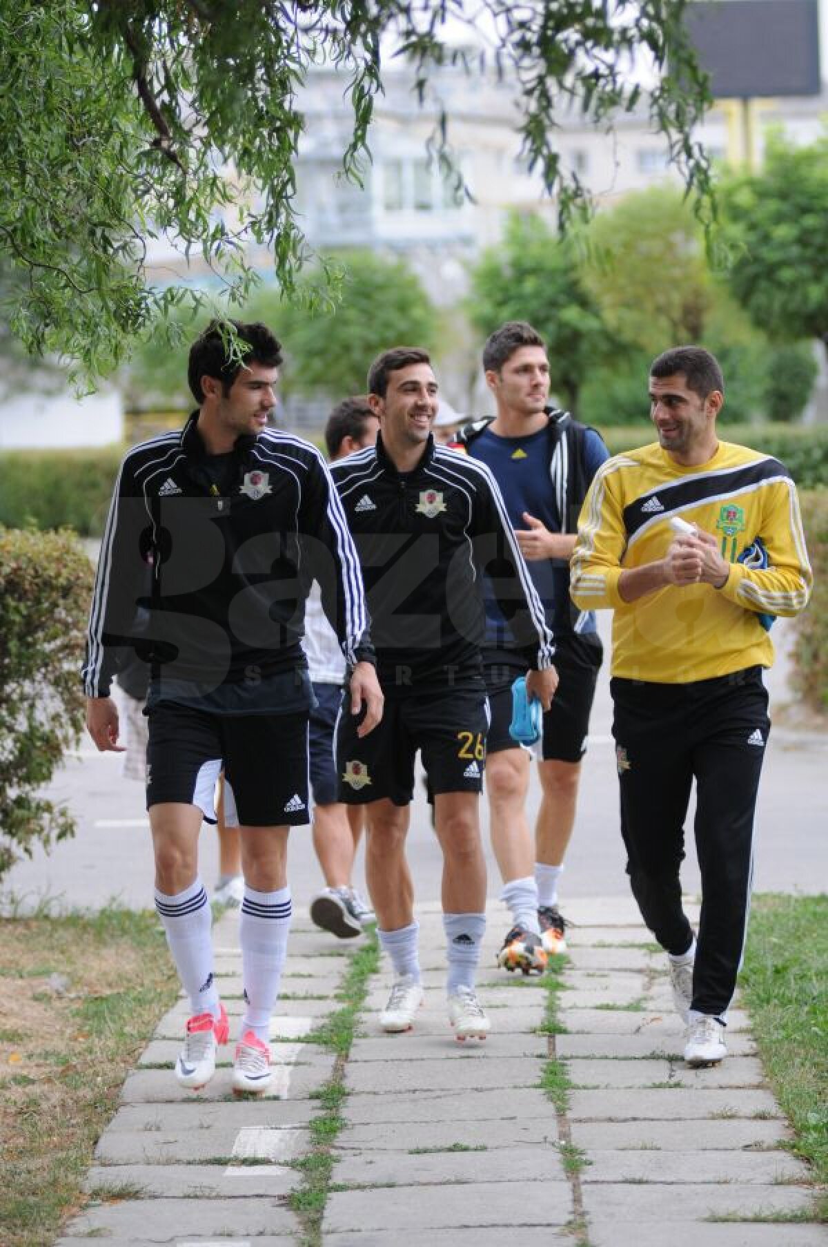 FOTO Sub aripa lui N'Doye » Curelea şi Varga au efectuat primul antrenament la Vaslui