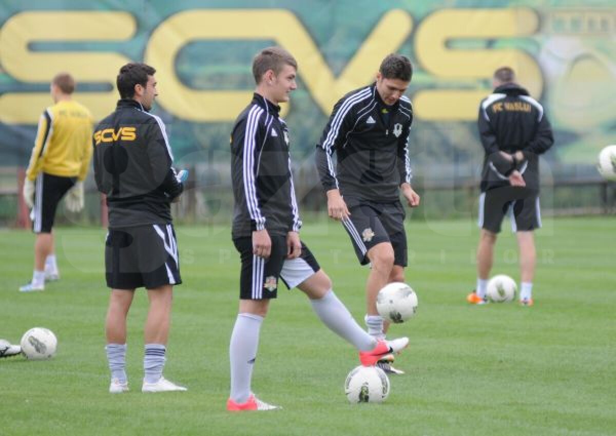 FOTO Sub aripa lui N'Doye » Curelea şi Varga au efectuat primul antrenament la Vaslui