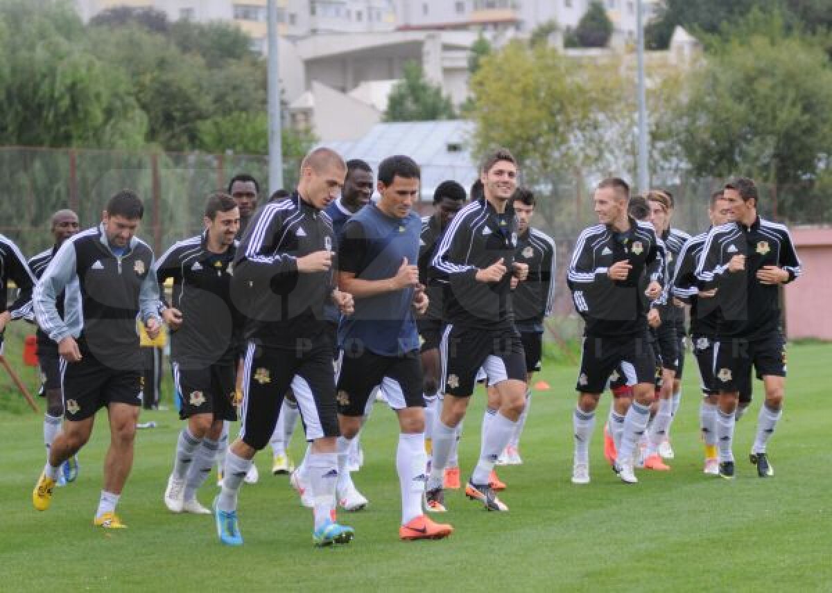 FOTO Sub aripa lui N'Doye » Curelea şi Varga au efectuat primul antrenament la Vaslui