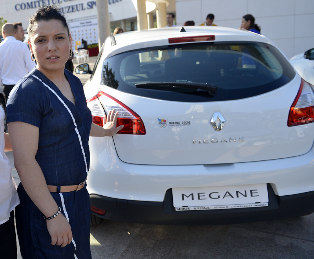FOTO Gata de vacanţă » Olimpicii României au fost recompensaţi ieri cu maşini Renault