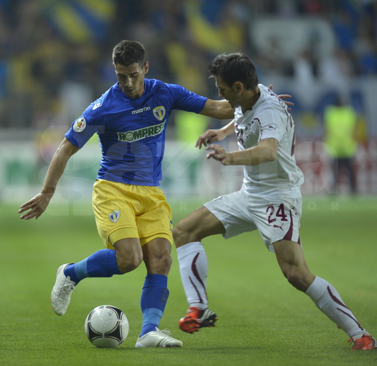FOTO ŞI VIDEO Petrolul - Rapid 0-0 »  Spectacol doar în tribune la derby-ul etapei