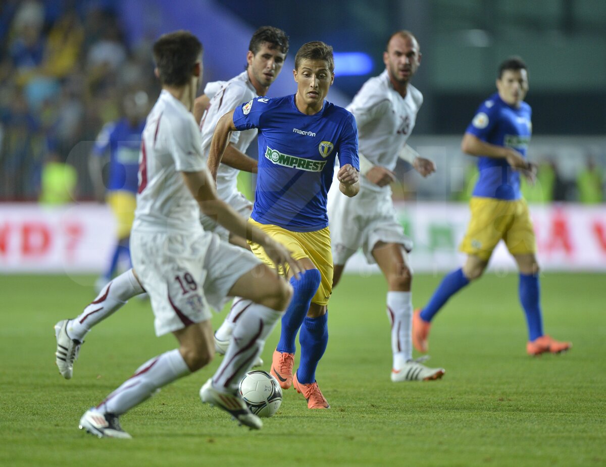 FOTO ŞI VIDEO Petrolul - Rapid 0-0 »  Spectacol doar în tribune la derby-ul etapei