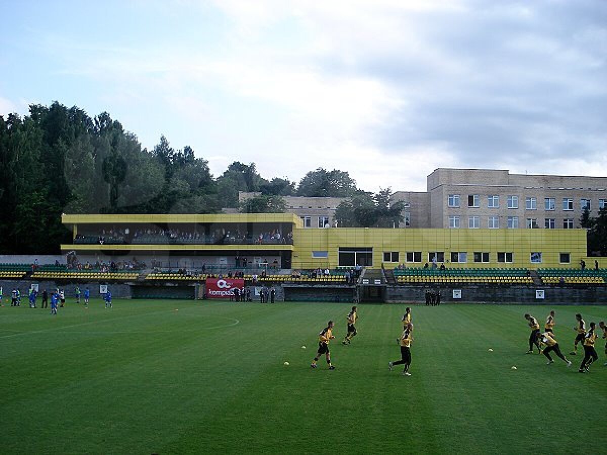 Se joacă la ţară! » GSP vă prezintă stadionul pe care se va disputa turul la Vilnius
