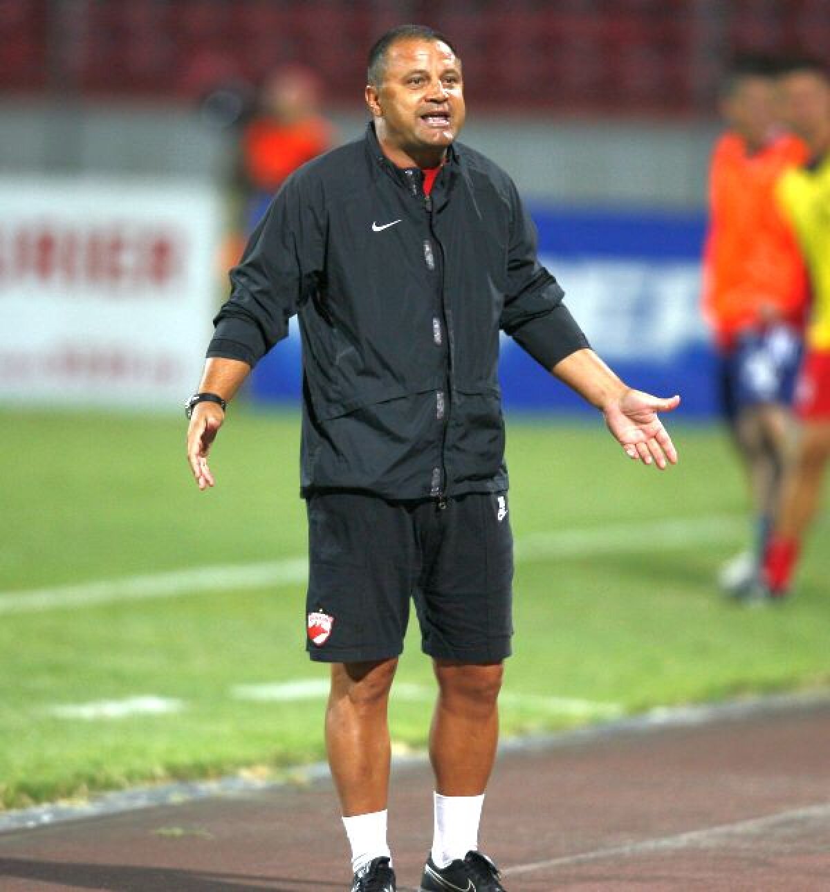 Costel Orac a suferit o intervenţie la inimă şi-i încurajează pe roş-albi înaintea meciului cu Metalist: "Nu vă mai împotmoliţi!"