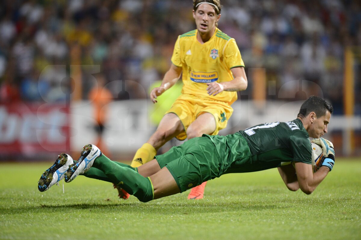 FC Vaslui - Internazionale Milano 0-2 » Prea mici pentru Sneijder şi Milito