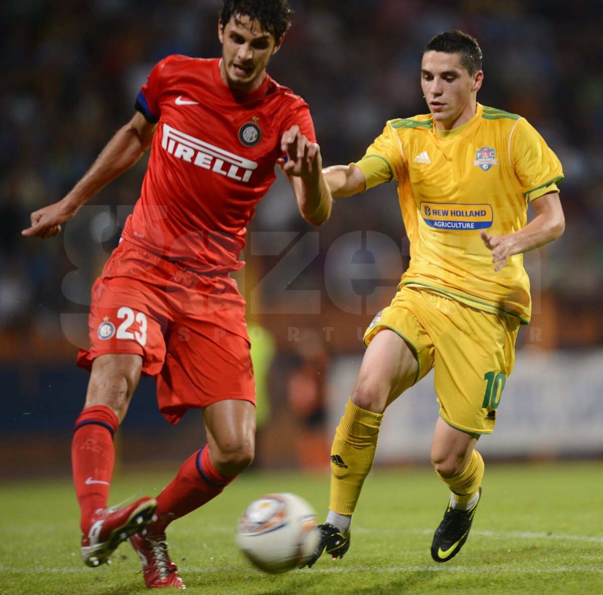 FC Vaslui - Internazionale Milano 0-2 » Prea mici pentru Sneijder şi Milito