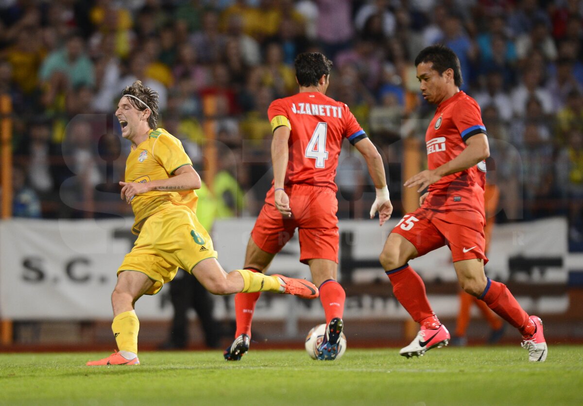 FC Vaslui - Internazionale Milano 0-2 » Prea mici pentru Sneijder şi Milito