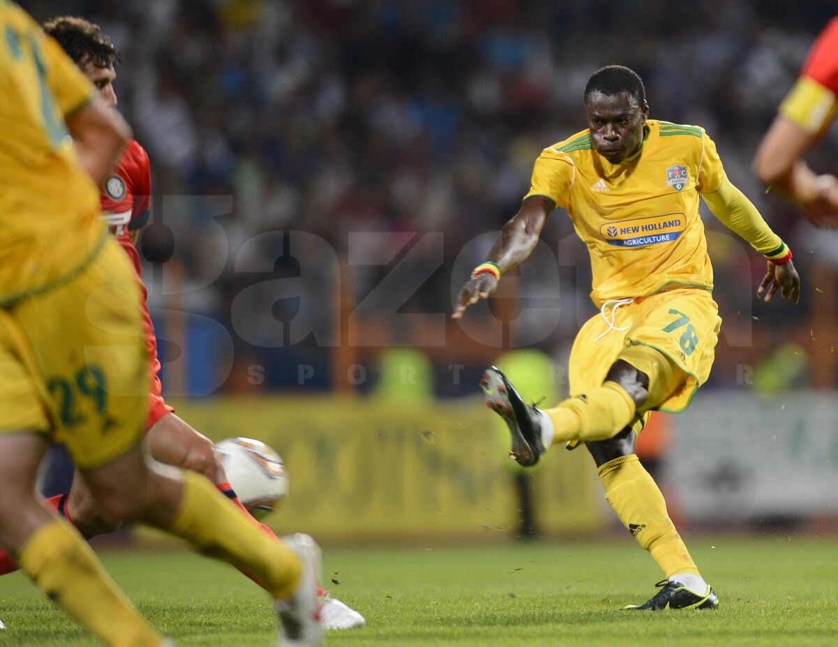 FC Vaslui - Internazionale Milano 0-2 » Prea mici pentru Sneijder şi Milito