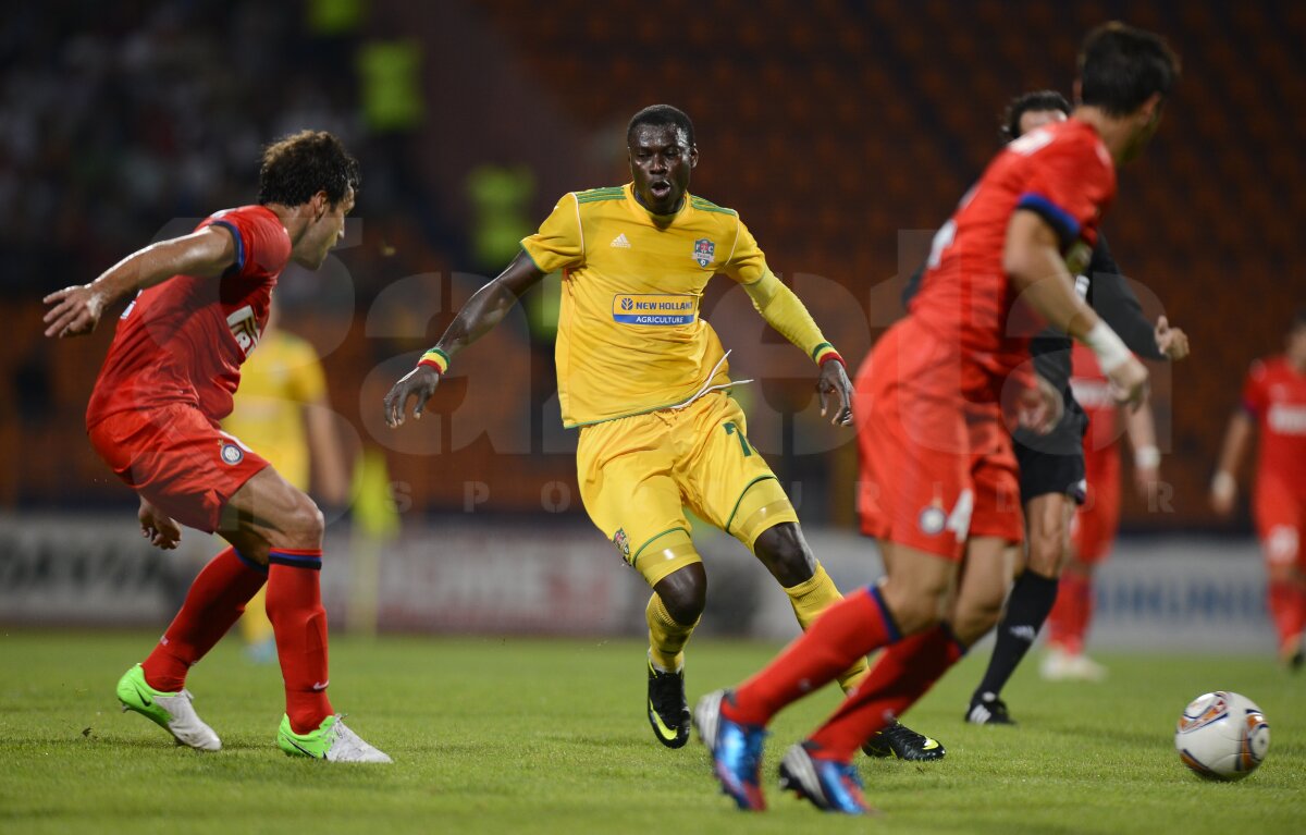 FC Vaslui - Internazionale Milano 0-2 » Prea mici pentru Sneijder şi Milito