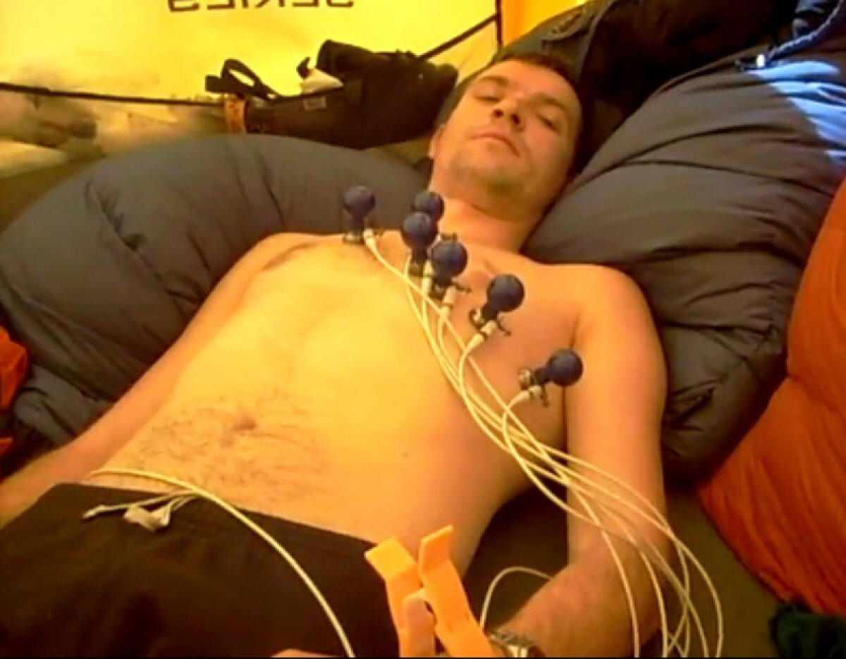 Povestea primei expediţii medicale româneşti la mare altitudine » Alpiniştii Iulian Sîrbu şi Marius Roca au urcat, în 2011, pe ”acoperişul” Americii de Sud