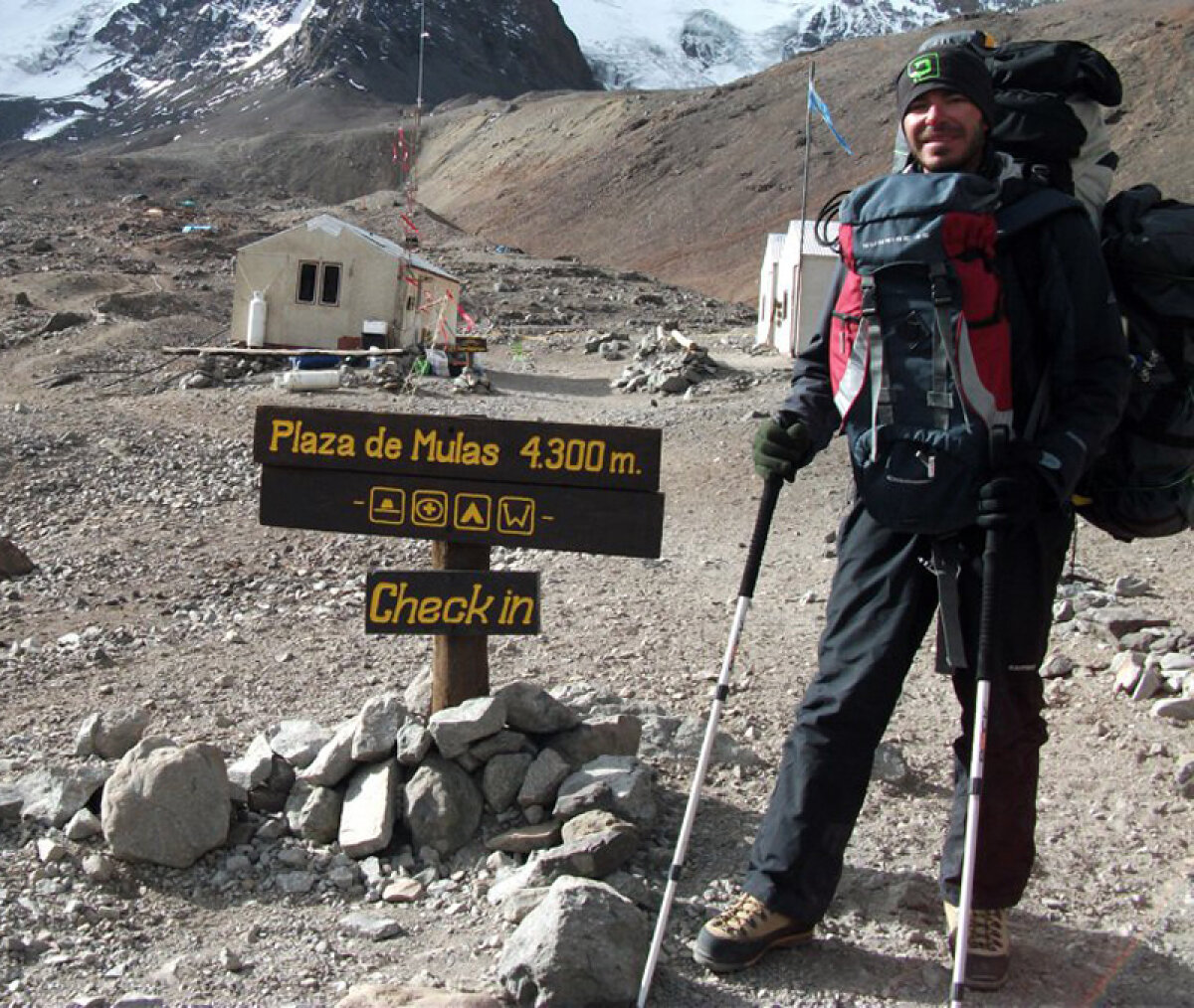 Povestea primei expediţii medicale româneşti la mare altitudine » Alpiniştii Iulian Sîrbu şi Marius Roca au urcat, în 2011, pe ”acoperişul” Americii de Sud