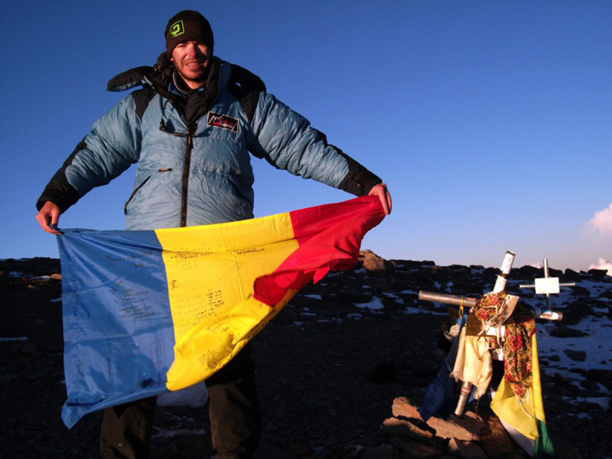 Povestea primei expediţii medicale româneşti la mare altitudine » Alpiniştii Iulian Sîrbu şi Marius Roca au urcat, în 2011, pe ”acoperişul” Americii de Sud