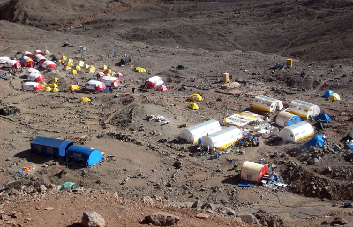 Povestea primei expediţii medicale româneşti la mare altitudine » Alpiniştii Iulian Sîrbu şi Marius Roca au urcat, în 2011, pe ”acoperişul” Americii de Sud