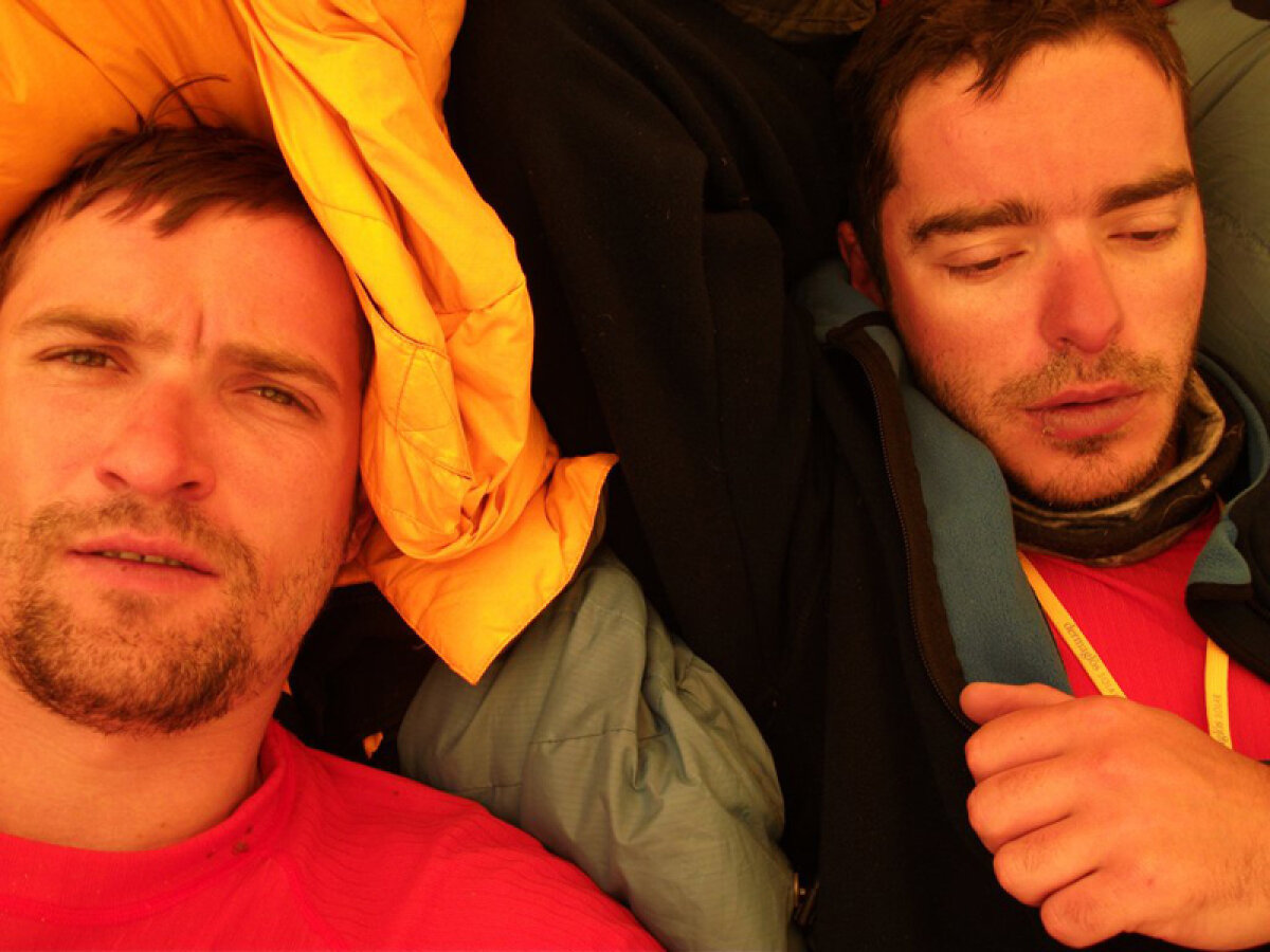 Povestea primei expediţii medicale româneşti la mare altitudine » Alpiniştii Iulian Sîrbu şi Marius Roca au urcat, în 2011, pe ”acoperişul” Americii de Sud