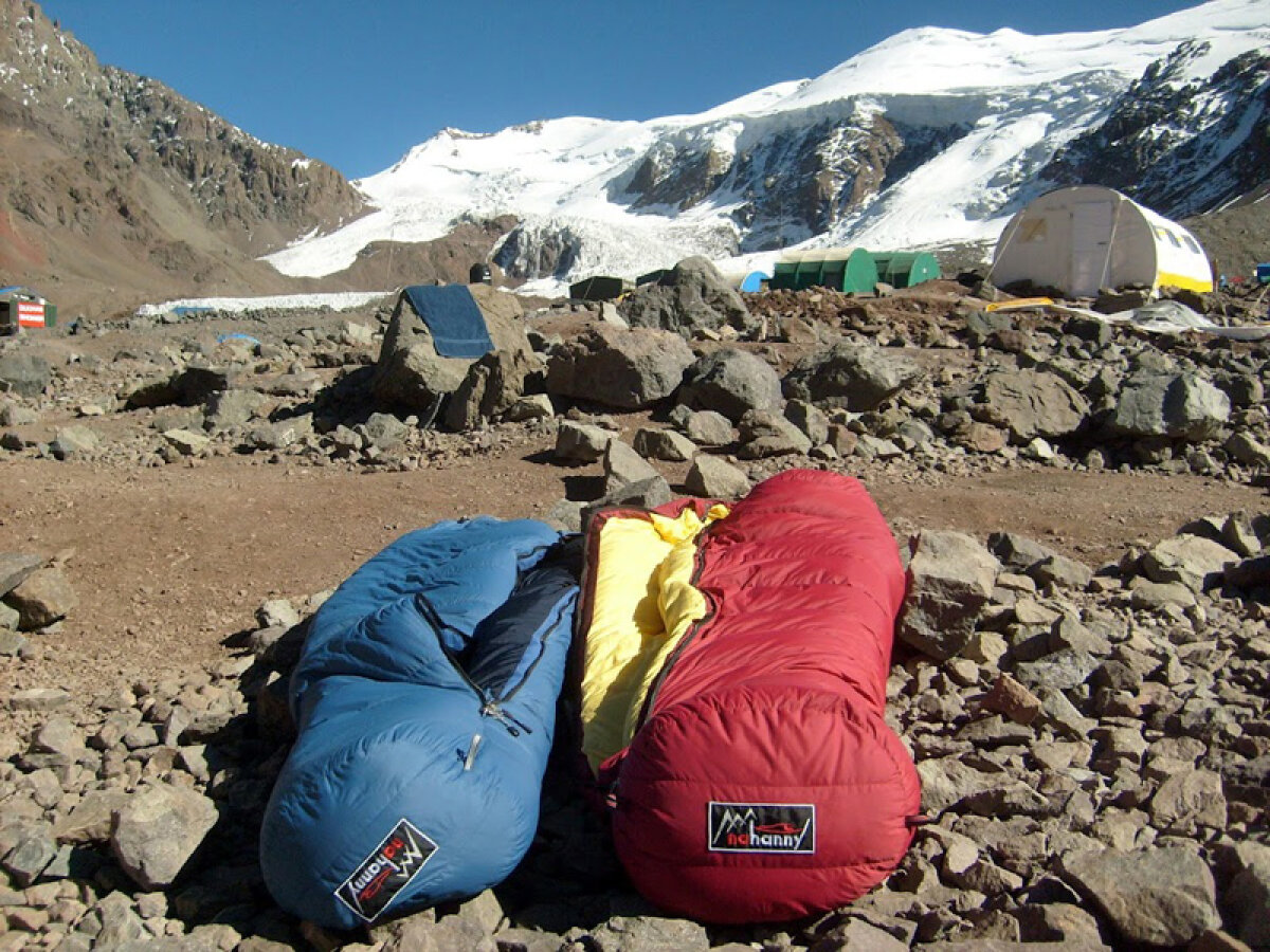 Povestea primei expediţii medicale româneşti la mare altitudine » Alpiniştii Iulian Sîrbu şi Marius Roca au urcat, în 2011, pe ”acoperişul” Americii de Sud