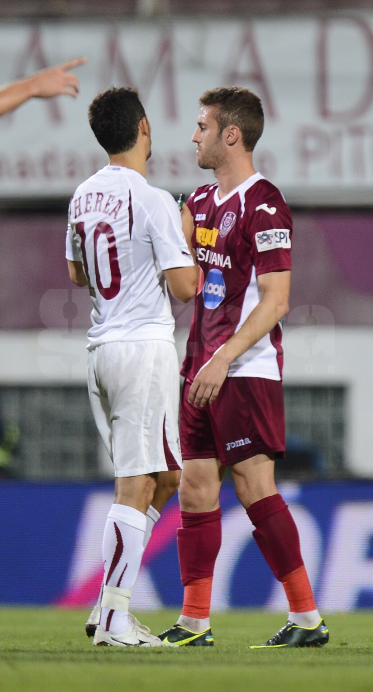 FOTO ŞI VIDEO Rapid - CFR Cluj 3-2 » Giuleştenii au revenit jucînd în zece după 0-2 la pauză