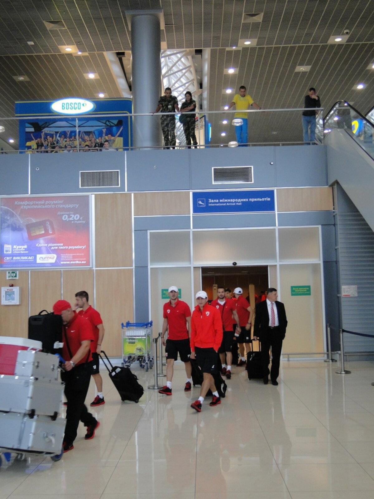 GALERIE FOTO Dinamo a ajuns la Harkov » Issa Ba n-a făcut deplasarea, iată lotul "cîinilor"