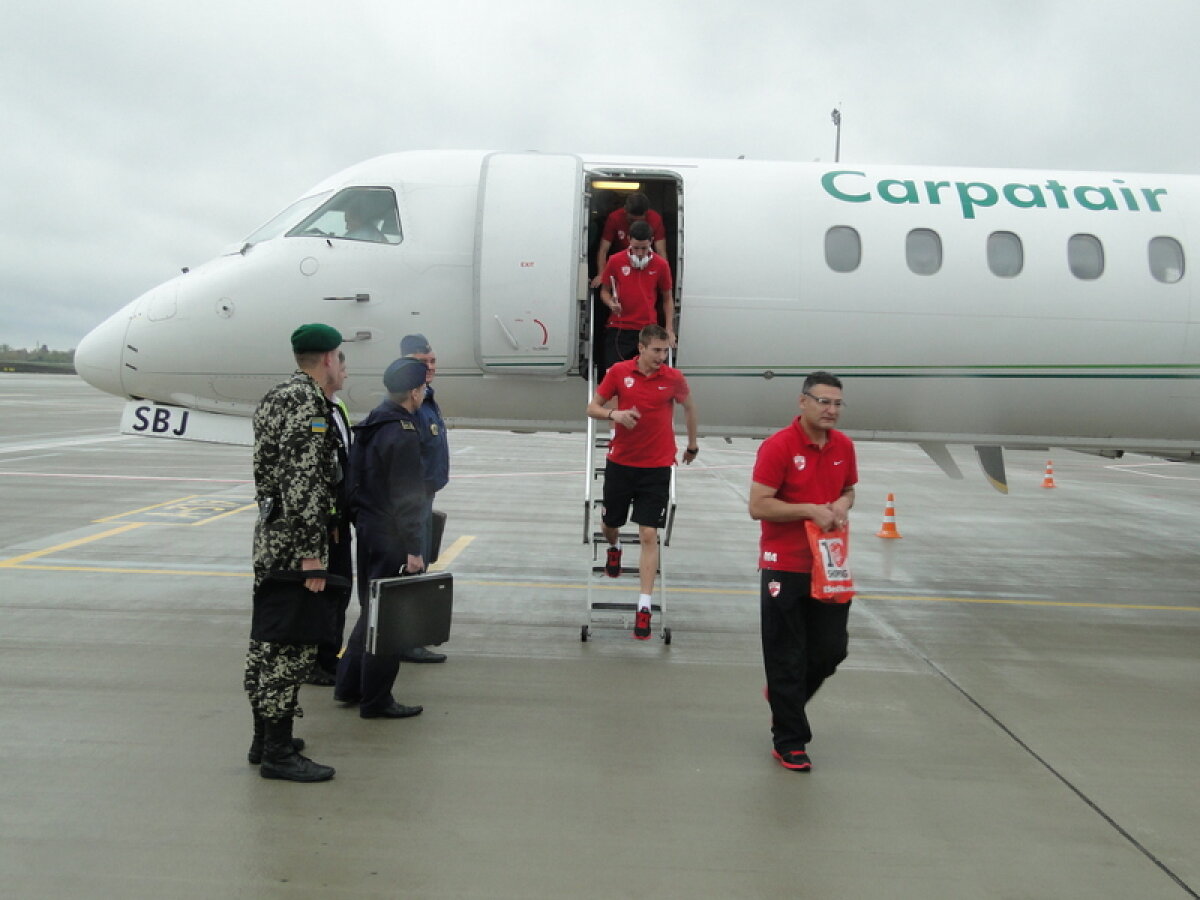 GALERIE FOTO Dinamo a ajuns la Harkov » Issa Ba n-a făcut deplasarea, iată lotul "cîinilor"