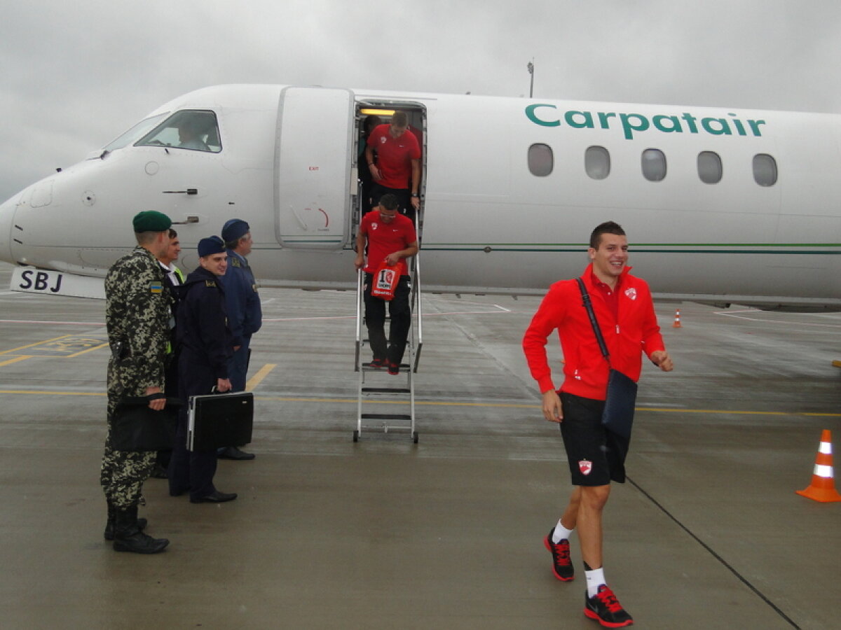 GALERIE FOTO Dinamo a ajuns la Harkov » Issa Ba n-a făcut deplasarea, iată lotul "cîinilor"