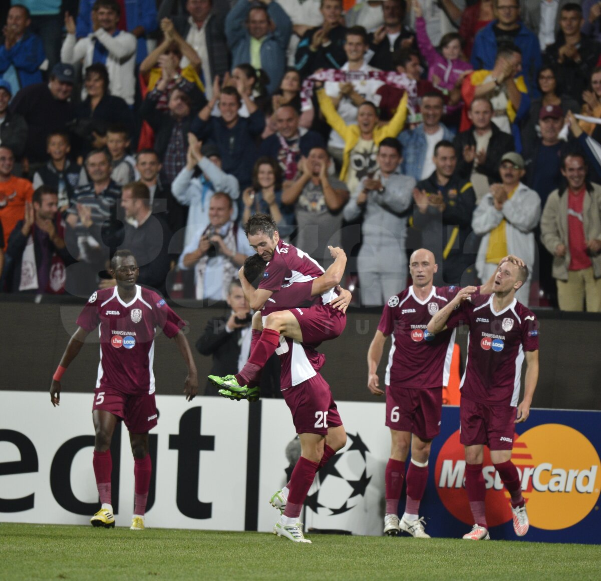 FOTO ŞI VIDEO CFR Cluj în grupele UEFA Champions League » CFR Cluj - FC Basel 1-0