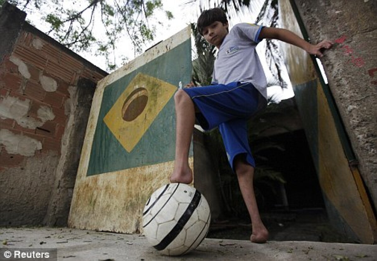 FOTO & VIDEO Copilul ăsta te va lăsa fără cuvinte! Povestea lui e o lecţie pentru fiecare dintre noi