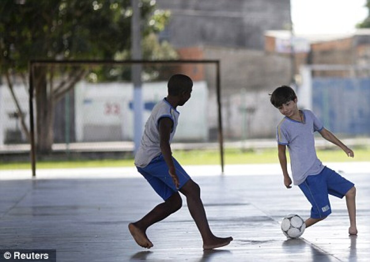 FOTO & VIDEO Copilul ăsta te va lăsa fără cuvinte! Povestea lui e o lecţie pentru fiecare dintre noi