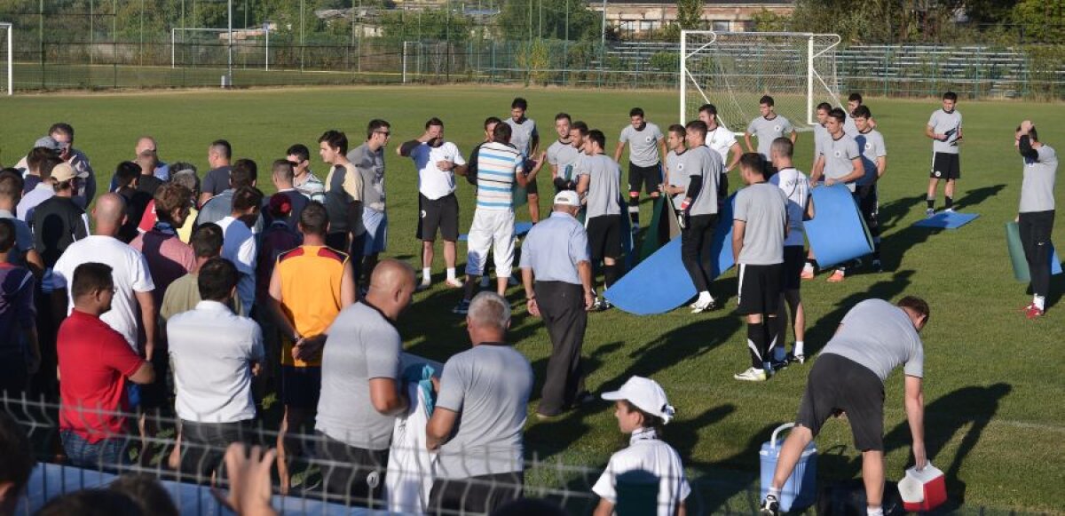 FOTO Suporterii lui "U" au fost la antrenament şi i-au avertizat pe jucători! Vezi ce le-au spus!