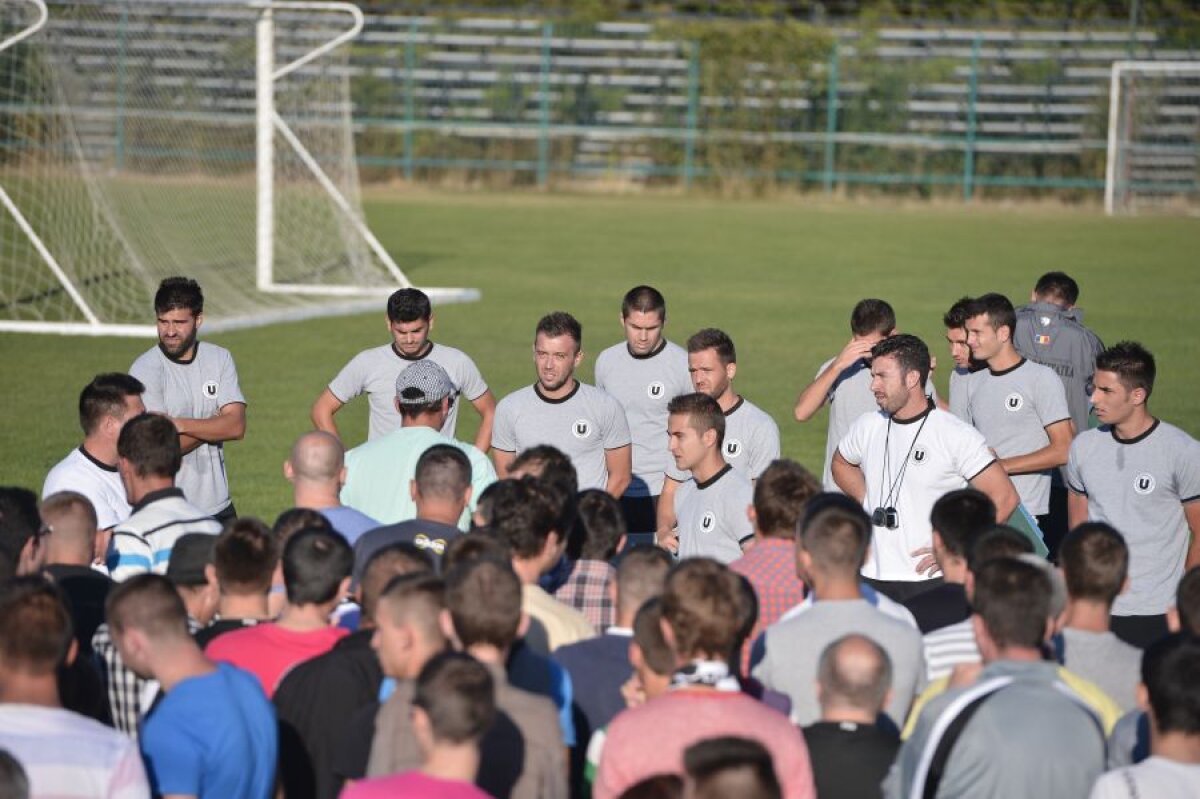 FOTO Suporterii lui "U" au fost la antrenament şi i-au avertizat pe jucători! Vezi ce le-au spus!