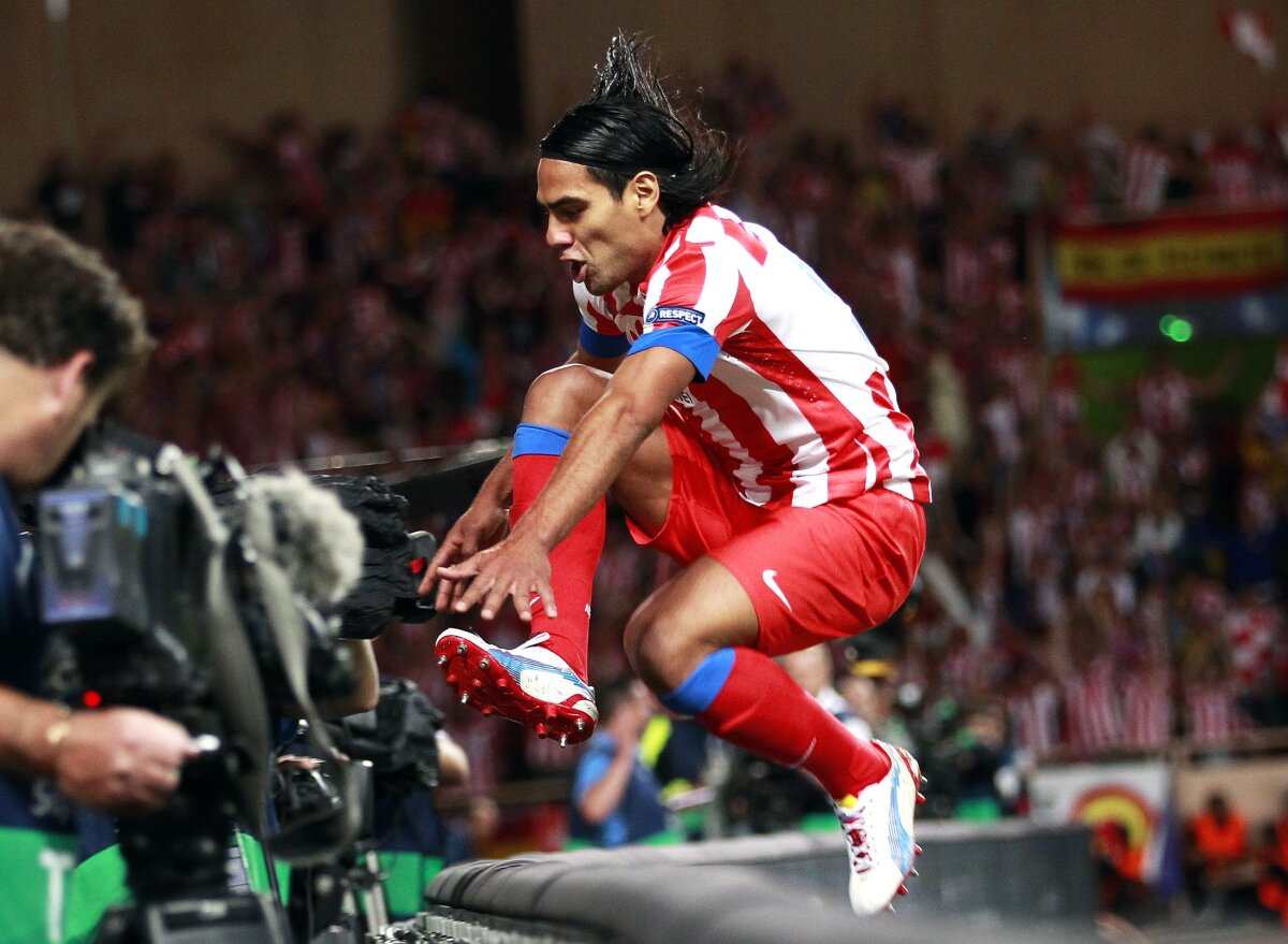 FOTO&VIDEO » Cu un Falcao fenomenal, Atletico a dat de pămînt cu Chelsea (4-1) şi a cucerit Supercupa