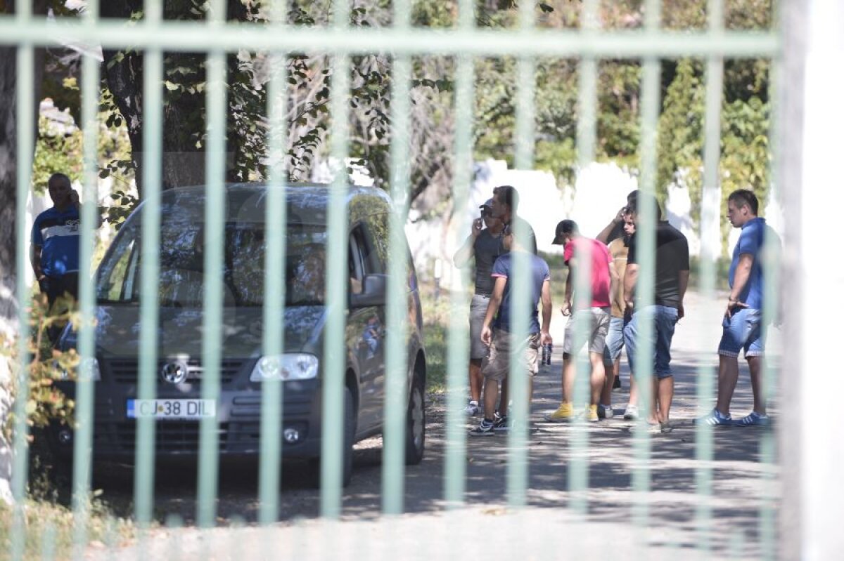 FOTO Refuză exilul » Mai mulţi jucători şi oameni din staff-ul celor de la "U" nu acceptă să plece din Cluj