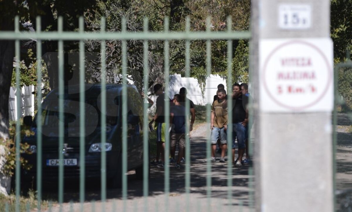 FOTO Refuză exilul » Mai mulţi jucători şi oameni din staff-ul celor de la "U" nu acceptă să plece din Cluj