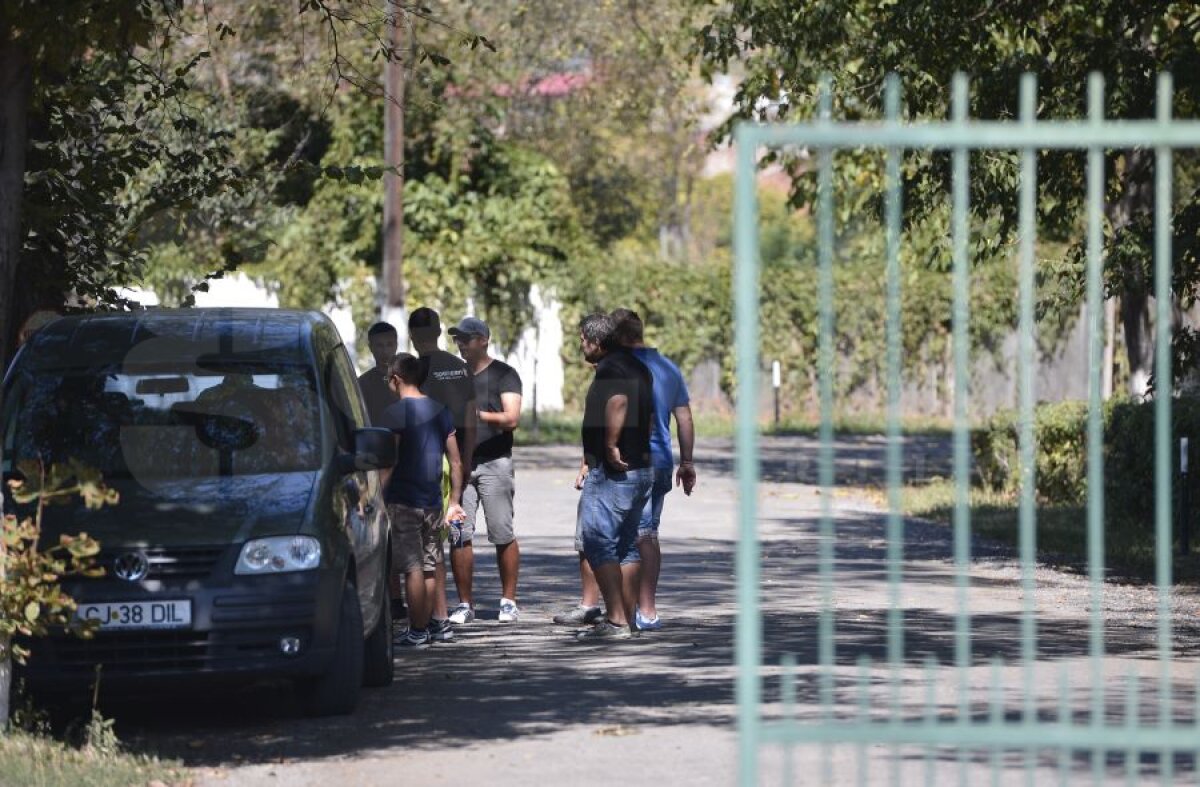 FOTO Refuză exilul » Mai mulţi jucători şi oameni din staff-ul celor de la "U" nu acceptă să plece din Cluj