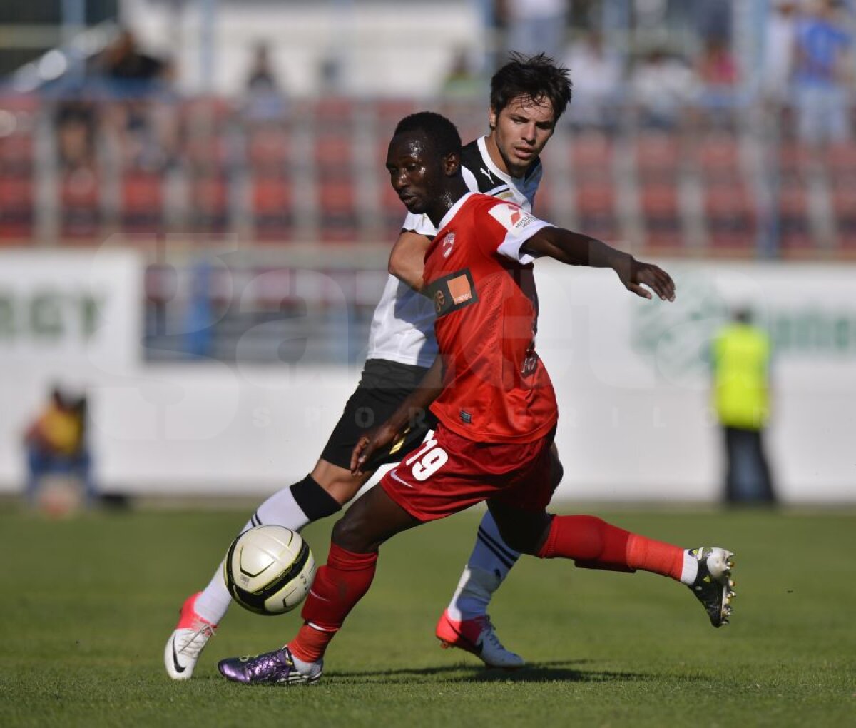 FOTO&VIDEO "Cîini" puşi cu botul pe labe » Astra a învins Dinamo cu 1-0