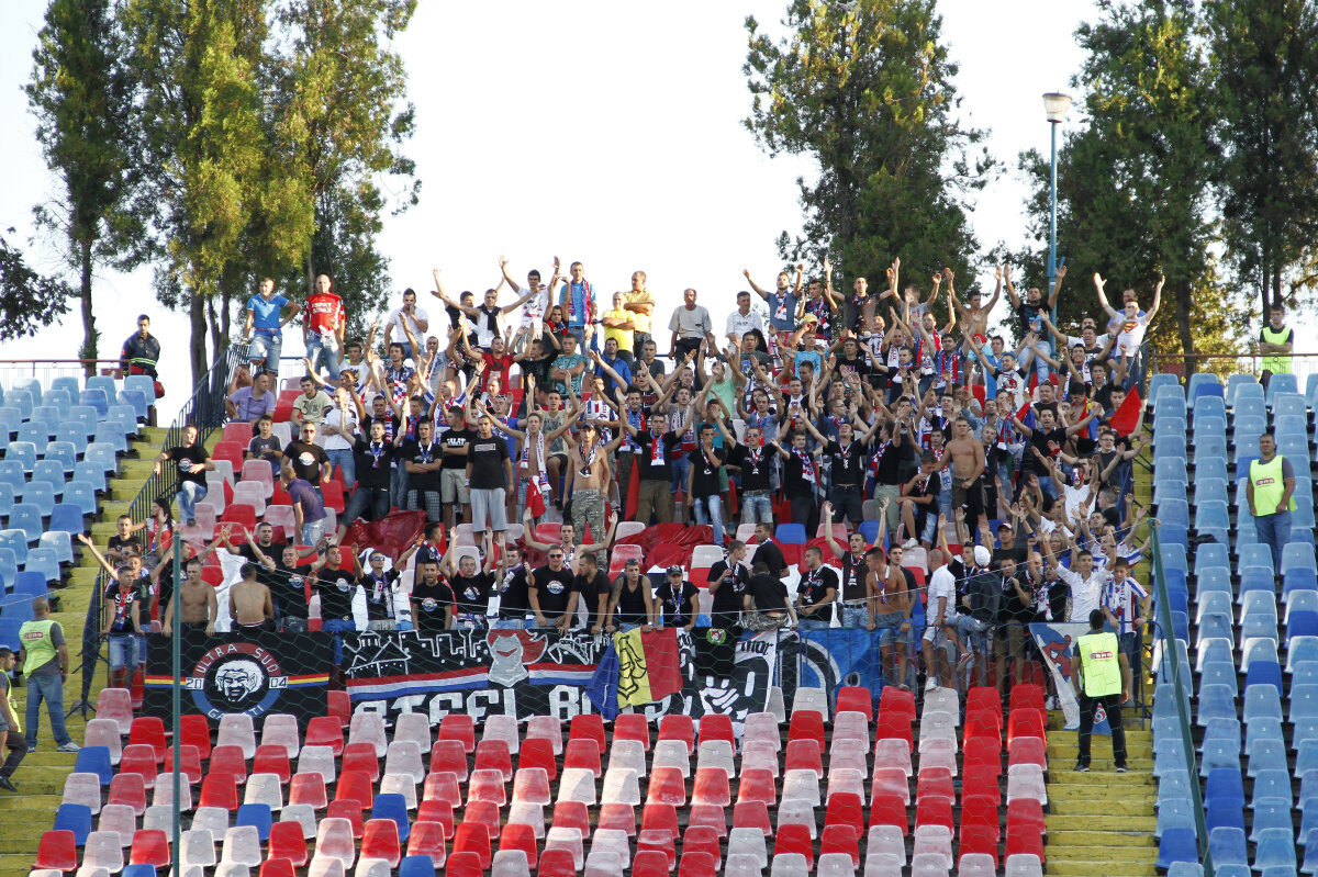 FOTO&VIDEO » Fortăreaţa Ghencea: Steaua a bătut iar Oţelul (2-1) într-un joc care a pornit furtunos, apoi s-a stins
