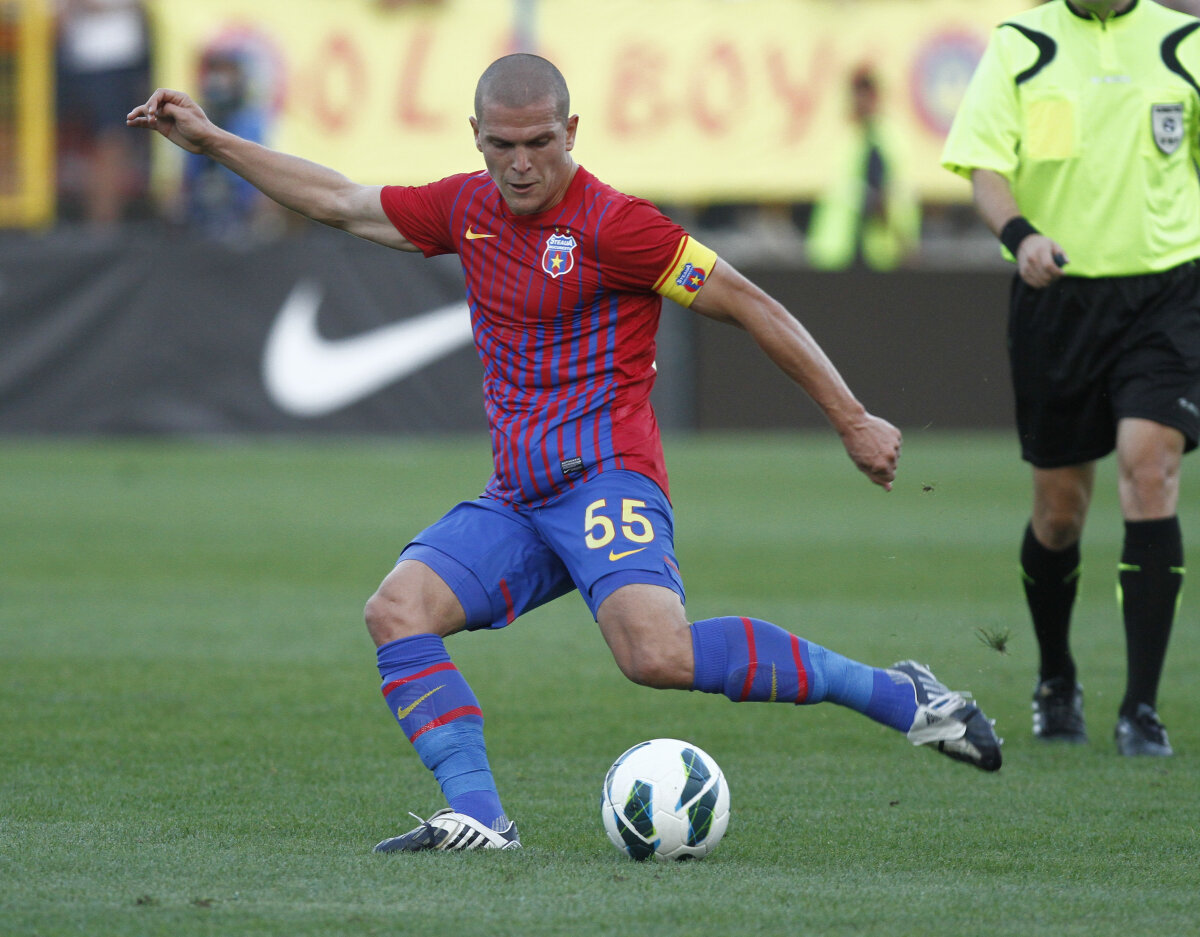 FOTO&VIDEO » Fortăreaţa Ghencea: Steaua a bătut iar Oţelul (2-1) într-un joc care a pornit furtunos, apoi s-a stins