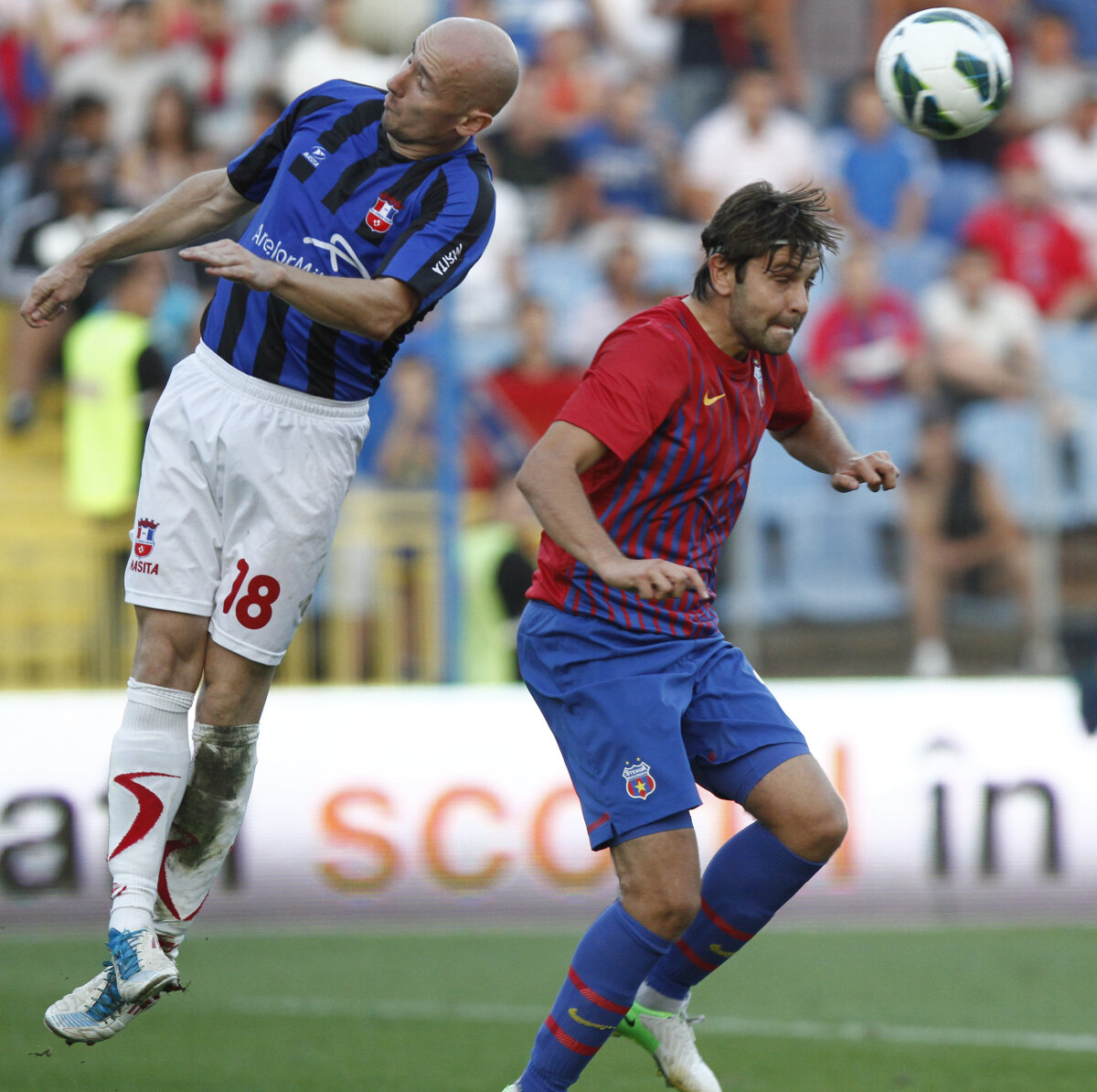 FOTO&VIDEO » Fortăreaţa Ghencea: Steaua a bătut iar Oţelul (2-1) într-un joc care a pornit furtunos, apoi s-a stins