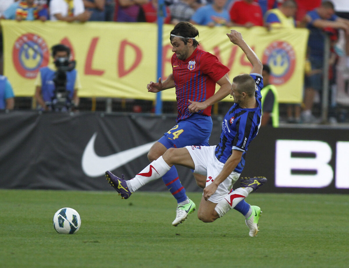 FOTO&VIDEO » Fortăreaţa Ghencea: Steaua a bătut iar Oţelul (2-1) într-un joc care a pornit furtunos, apoi s-a stins