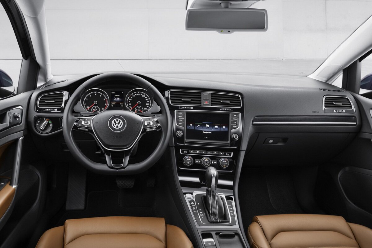 Vezi primele imagini cu noul Volkswagen Golf 7