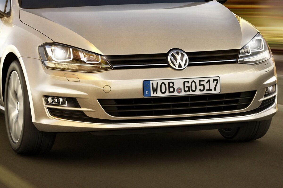 Vezi primele imagini cu noul Volkswagen Golf 7