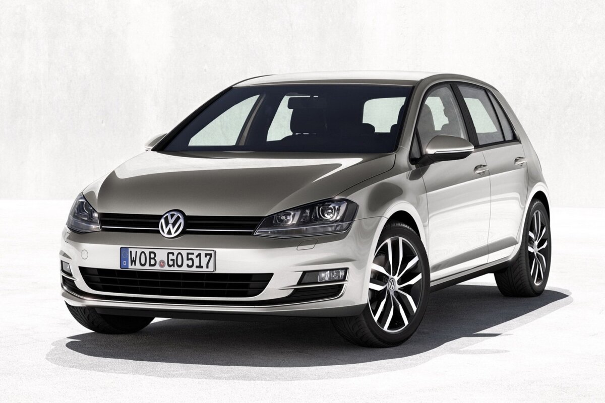 Vezi primele imagini cu noul Volkswagen Golf 7