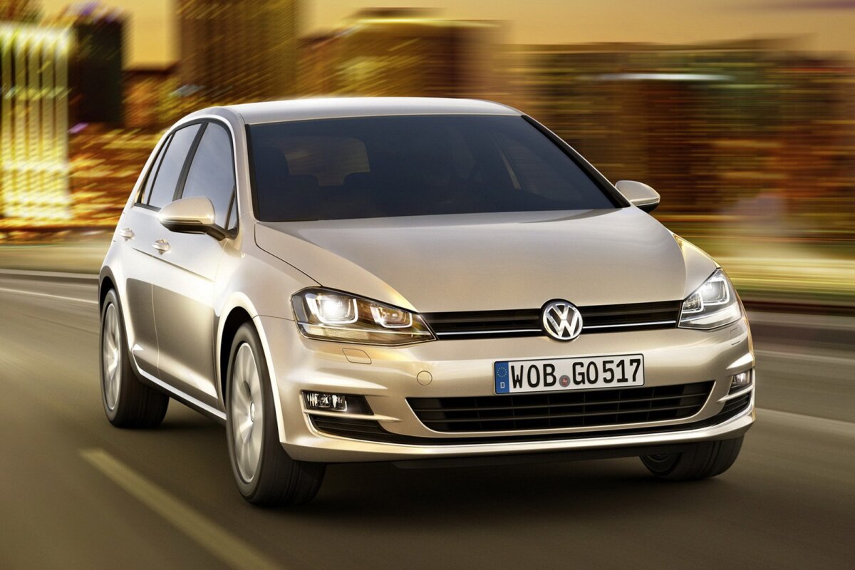 Vezi primele imagini cu noul Volkswagen Golf 7