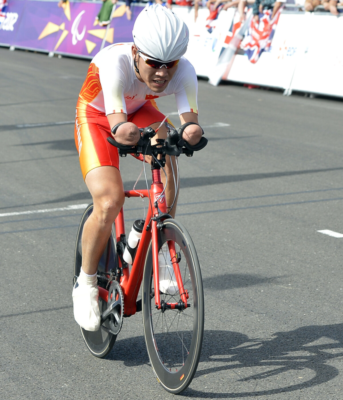 FOTO Eduard Novak îşi laudă adversarul în faţa căruia a pierdut aurul la Paralimpiadă: "El a fost mai bun!"