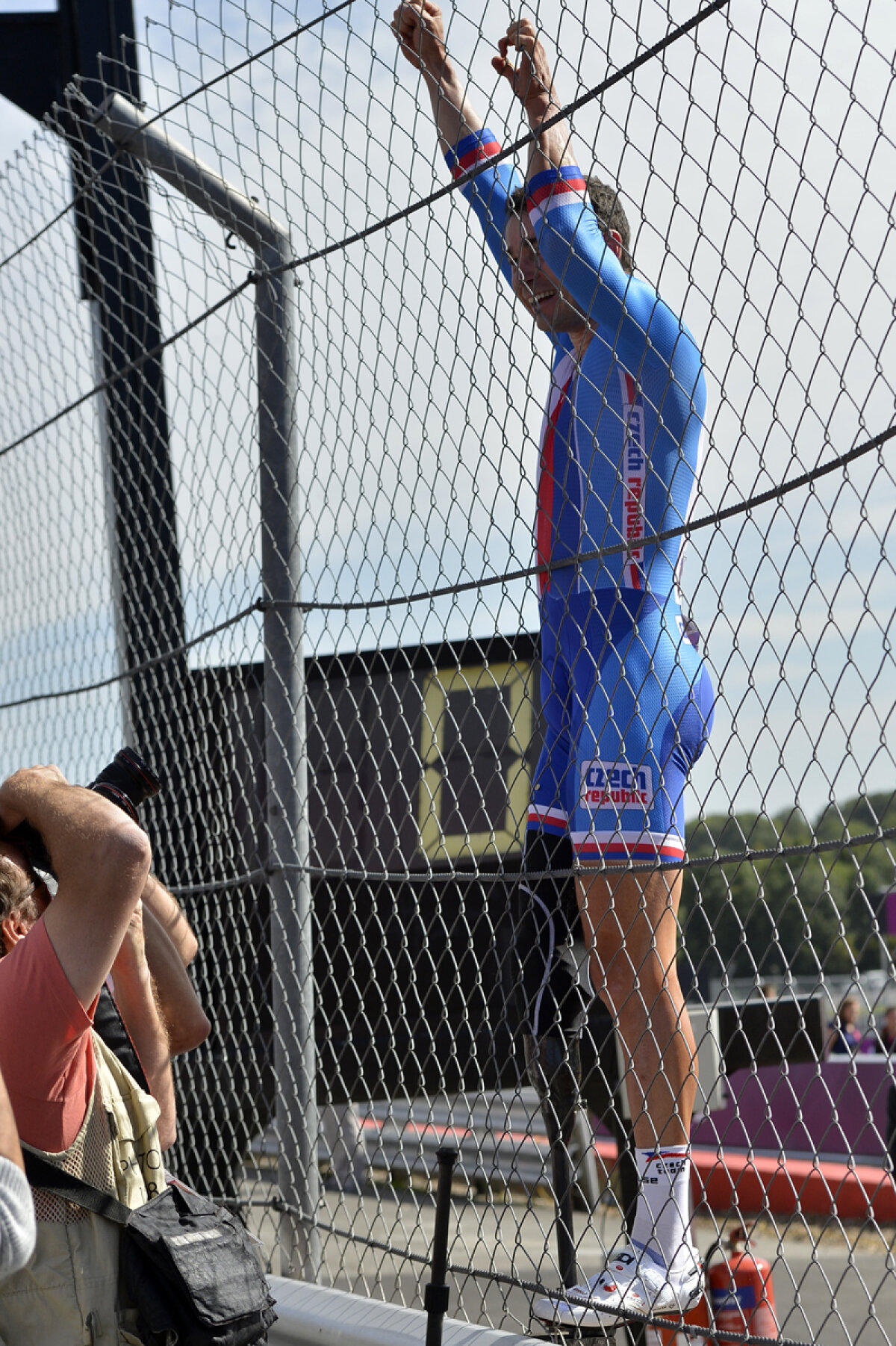 FOTO Eduard Novak îşi laudă adversarul în faţa căruia a pierdut aurul la Paralimpiadă: "El a fost mai bun!"